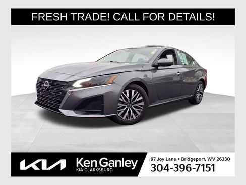 Used 2023 Nissan Altima 2.5 SV image 1