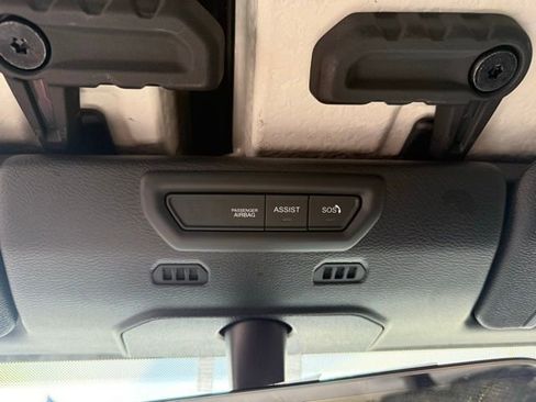 Used 2022 Jeep Gladiator Rubicon w/ LED Lighting Group AWD/4WD image 33