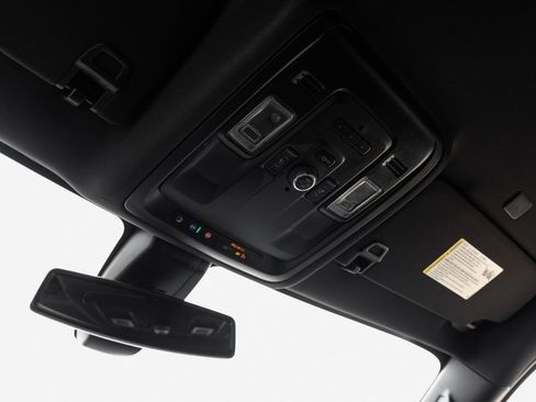 Used 2022 Chevrolet Suburban Z71 w/ Z71 Off-Road Package image 27