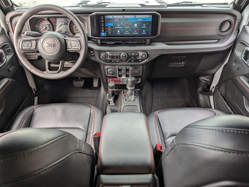 Used 2024 Jeep Wrangler Unlimited Rubicon w/ Convenience Group image 21