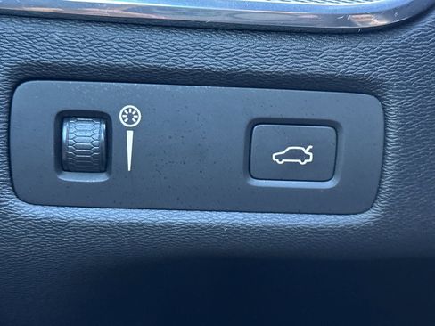 Used 2019 Volvo XC60 T5 Inscription image 38