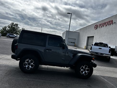 Used 2022 Jeep Wrangler Rubicon w/ Cold Weather Group AWD/4WD image 6