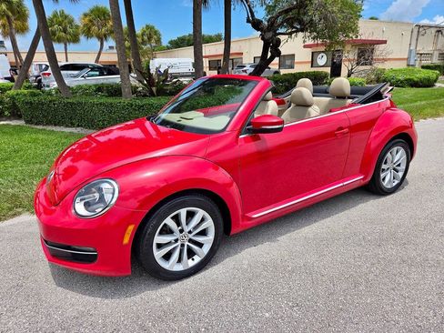 Used 2013 Volkswagen Beetle TDI FWD image 9