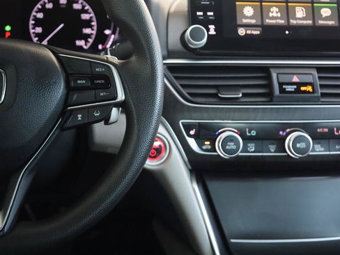 Used 2019 Honda Accord EX image 40