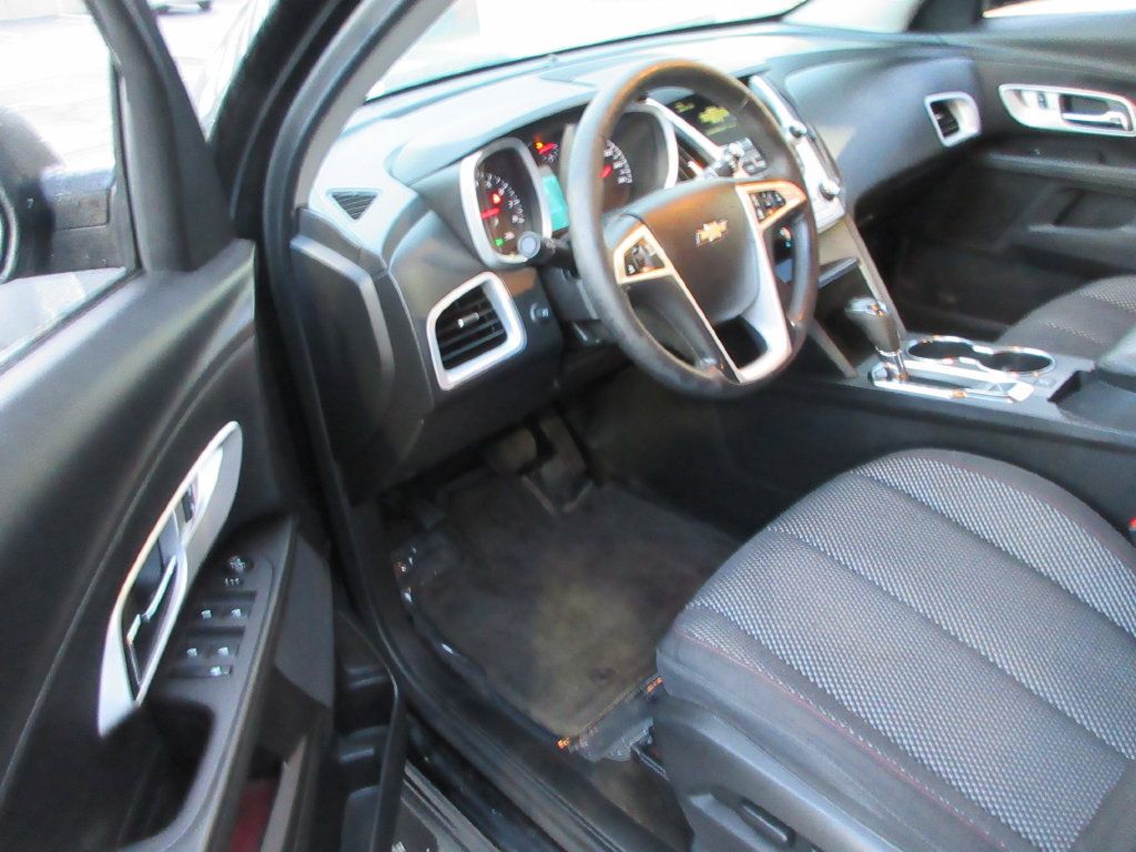 Used 2025 Chevrolet Equinox LT w/ Convenience Package II FWD image 13