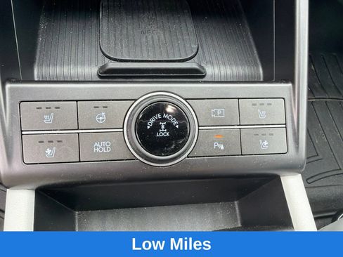 Used 2024 Hyundai Kona Limited AWD/4WD image 14