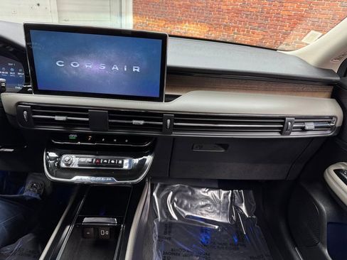 Used 2023 Lincoln Corsair Reserve image 17