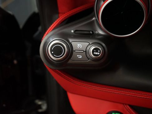 Used 2021 Ferrari F8 Tributo RWD image 27