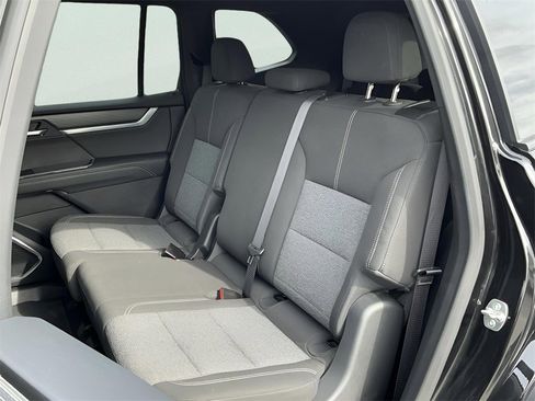 Used 2025 GMC Acadia Elevation image 26