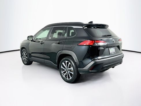 Used 2025 Toyota Corolla Cross XLE FWD image 5