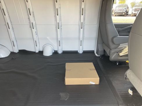 New 2025 GMC Savana 2500 Extended w/ Driver Convenience Package RWD image 22