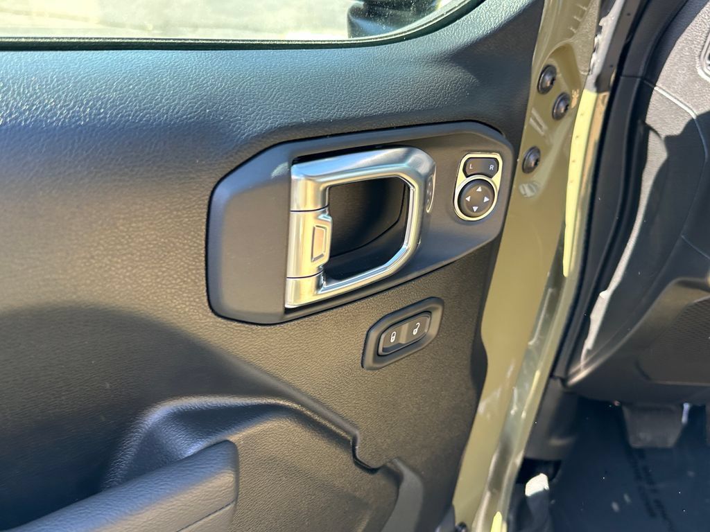 New 2026 Jeep Gladiator Willys AWD/4WD image 21
