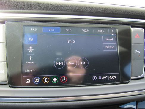 Used 2020 Buick Enclave Essence w/ Trailering Package, 5000 lbs. FWD image 26