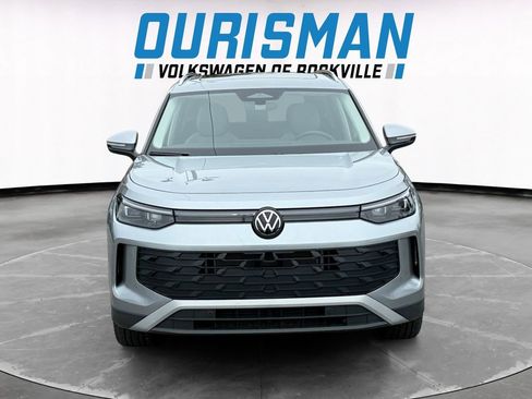 Used 2025 Volkswagen Tiguan SE w/ Panoramic Sunroof Package AWD/4WD image 7