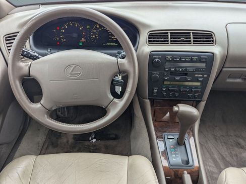 Used 1994 Lexus ES 330 4dr Sedan Auto image 22