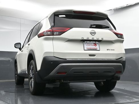 Certified 2023 Nissan Rogue SV image 28