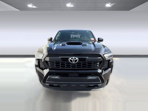 Used 2024 Toyota Tacoma TRD Sport w/ TRD Sport Upgrade Package RWD image 6