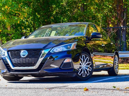 Used 2020 Nissan Altima 2.5 S image 1