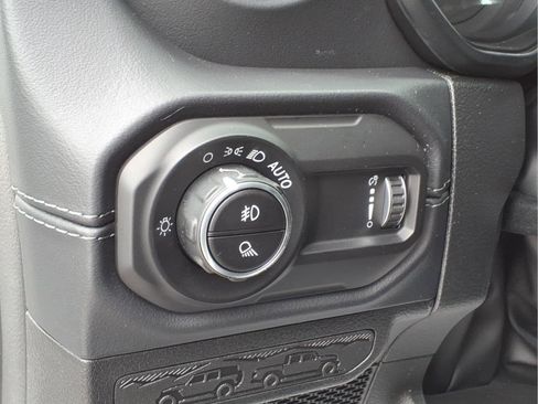 New 2026 Jeep Gladiator Sahara image 19