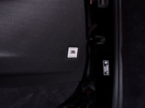 Used 2024 Ferrari SF90 Spider image 42