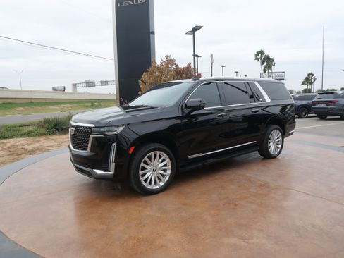 Used 2024 Cadillac Escalade ESV Luxury image 5