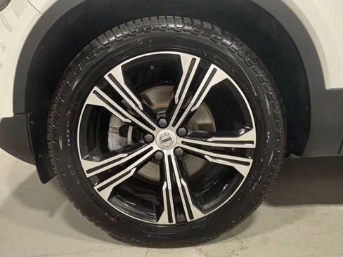 Used 2022 Volvo XC40 T5 Inscription w/ Climate Package image 20
