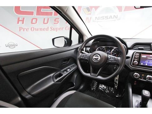 Used 2025 Nissan Versa S w/ Trunk Package image 6