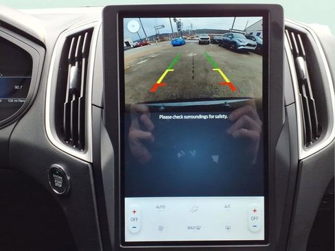 Used 2022 Ford Edge SE image 23