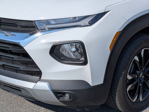 Used 2021 Chevrolet TrailBlazer LT w/ Convenience Package FWD image 9
