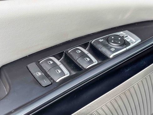 Used 2024 Kia Carnival LX image 48