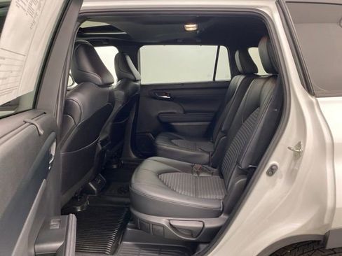 Used 2023 Toyota Highlander XSE AWD/4WD image 27
