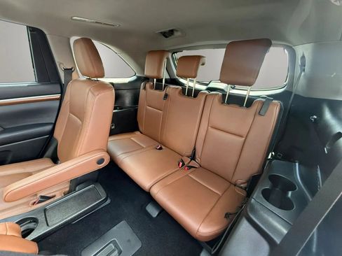 Used 2018 Toyota Highlander Limited Platinum AWD/4WD image 46