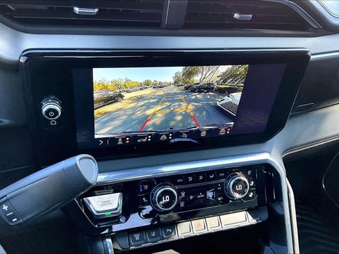 Used 2025 GMC Sierra 2500 Denali w/ Denali Reserve Package image 25