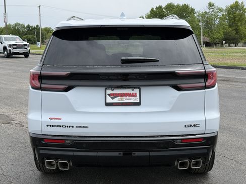 New 2026 GMC Acadia Denali Ultimate w/ LPO, Floor Liner Package AWD/4WD image 5