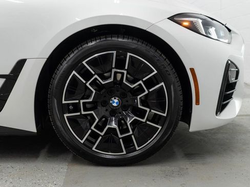 Used 2025 BMW 430i xDrive w/ M Sport Package image 40