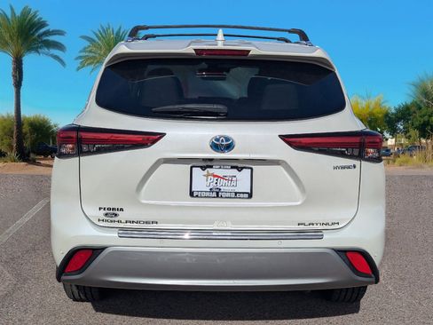 Used 2020 Toyota Highlander Platinum image 4