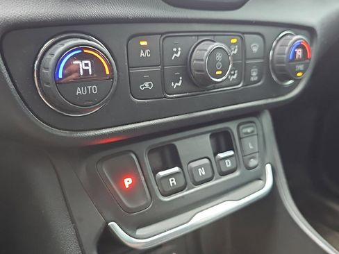 Used 2019 GMC Terrain SLT image 11