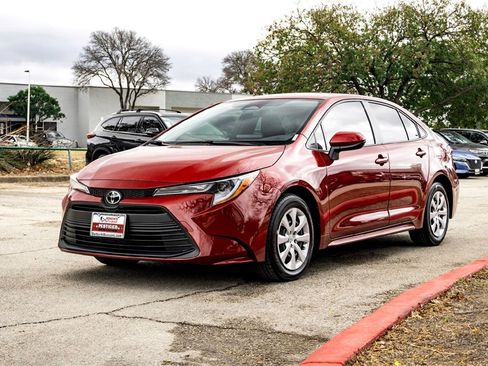 Used 2026 Toyota Corolla LE image 9