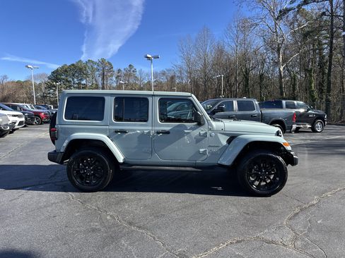 Used 2024 Jeep Wrangler Sahara w/ Technology Group image 10
