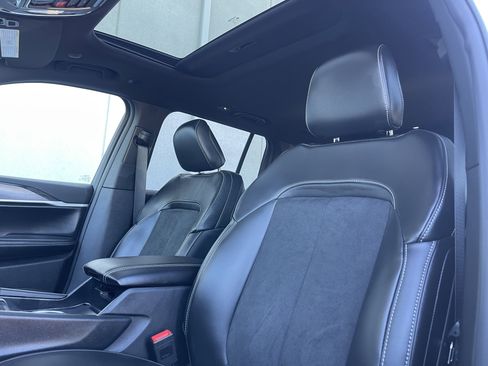 New 2026 Jeep Grand Cherokee Altitude image 18