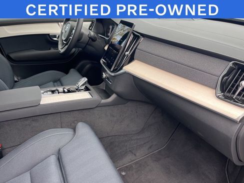 Certified 2025 Volvo XC90 T8 Ultra AWD/4WD image 20