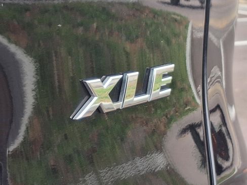 Certified 2025 Toyota RAV4 XLE FWD image 30