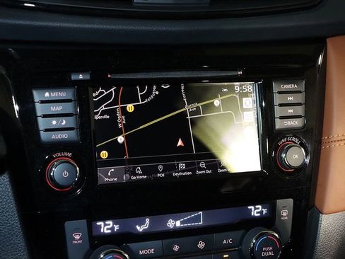 Used 2018 Nissan Rogue SL w/ Premium Package image 19