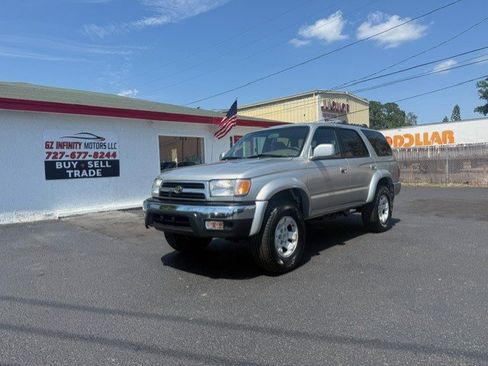 Used 2000 Toyota 4Runner SR5 AWD/4WD image 2