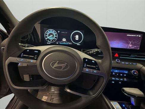 Certified 2024 Hyundai Elantra SEL FWD image 22