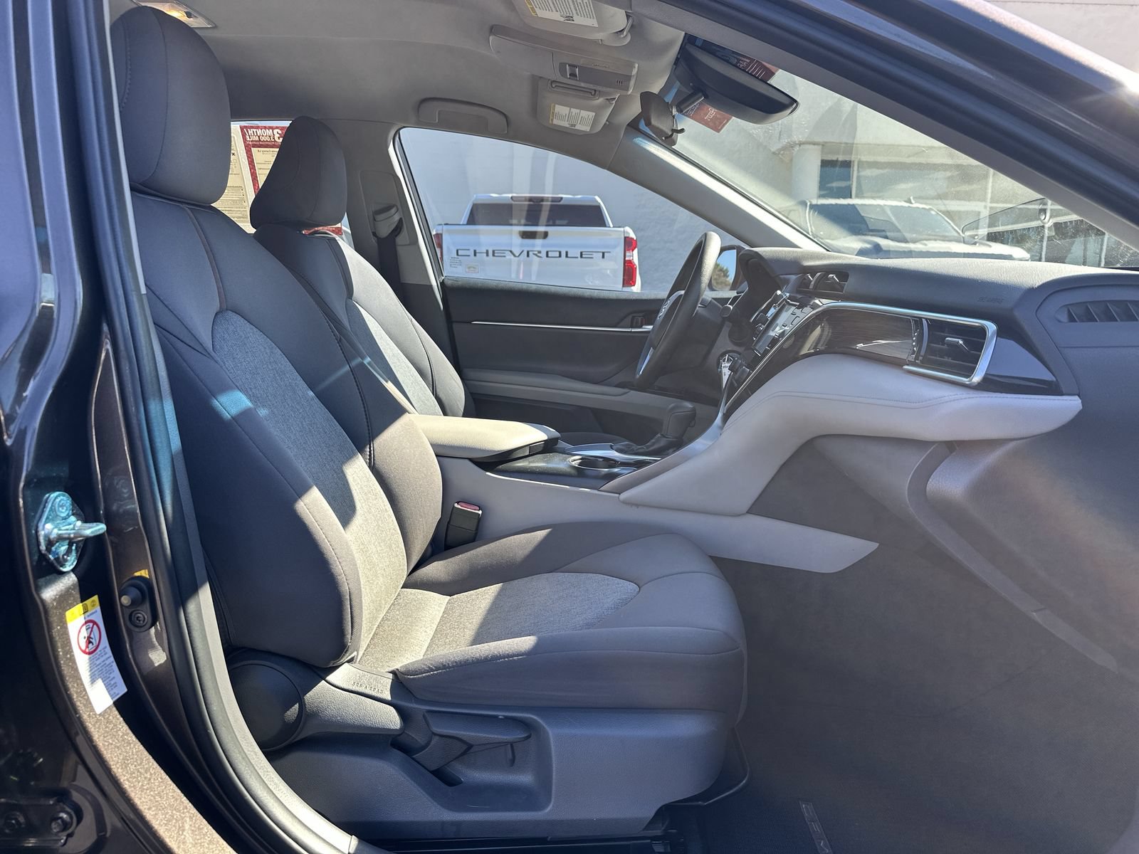 Used 2018 Toyota Camry LE FWD image 22