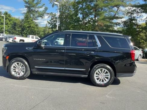 Certified 2024 GMC Yukon SLT w/ SLT Premium Package AWD/4WD image 5