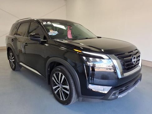 Certified 2025 Nissan Pathfinder Platinum AWD/4WD image 1