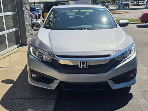 Used 2017 Honda Civic EX-T image 2