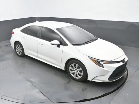 Used 2022 Toyota Corolla LE FWD image 13